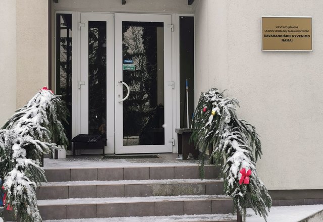 Socialinės priežiūros paslaugas gyventojams teiks dvi akredituotos įstaigos   