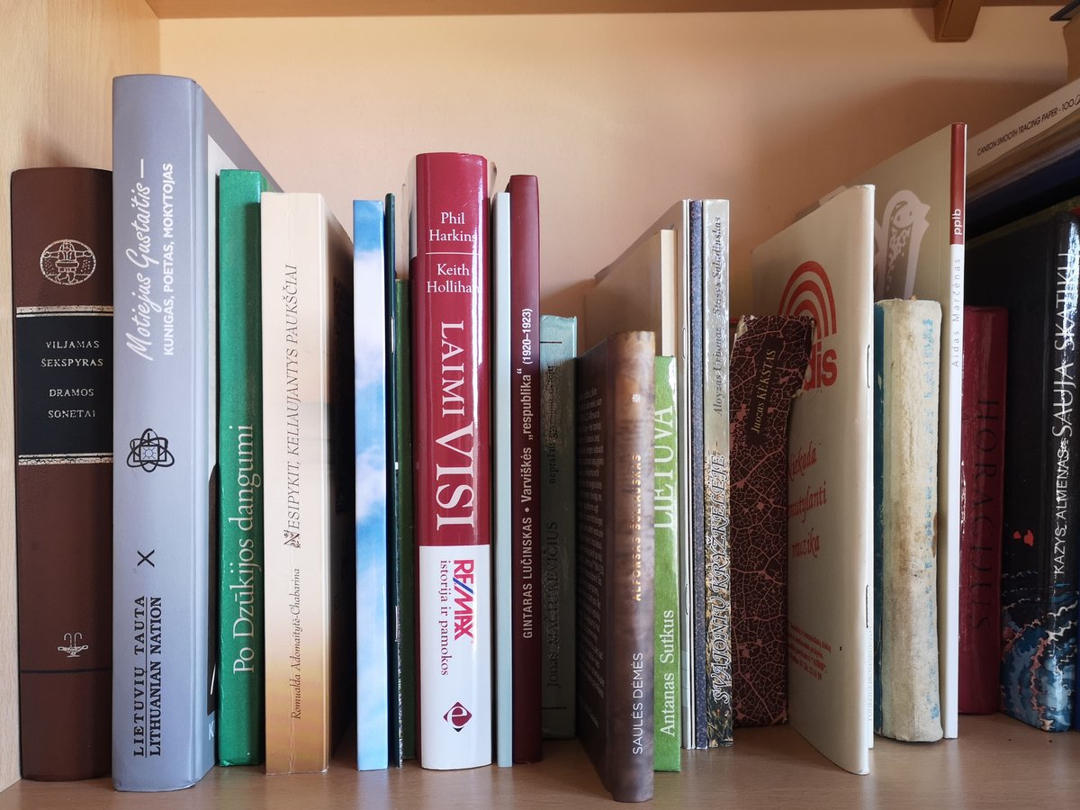 LIETUVOS VIEŠOSIOS BIBLIOTEKOS PRAŠO DOVANOTI KNYGAS UKRAINIEČIŲ  KALBA