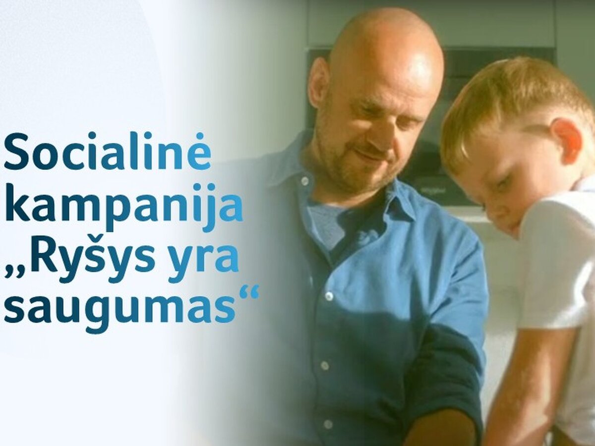 Saugios vaikystės pamatas – tvirtas tėvų ir vaikų ryšys