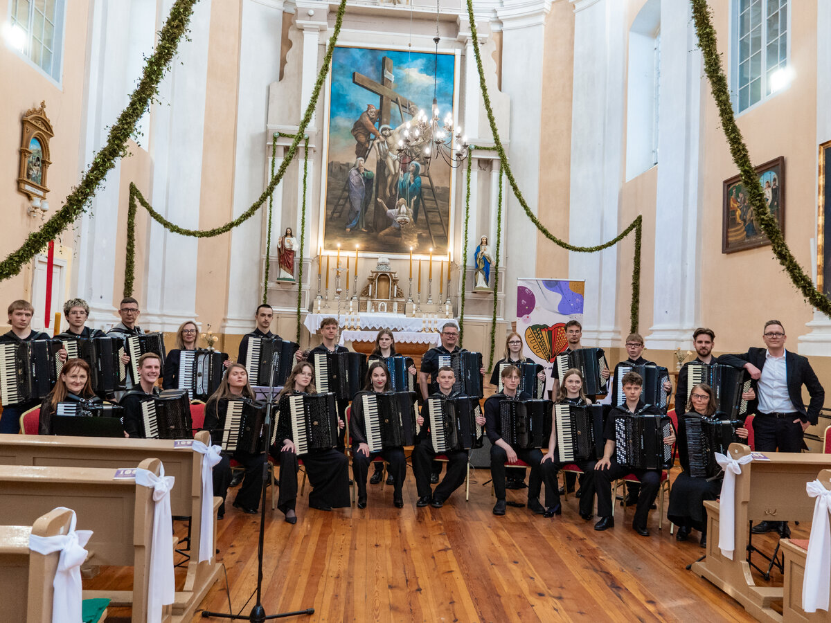 Veisiejuose atidarytas XII tarptautinis akordeonistų sąskrydis „Su meile akordeonui“