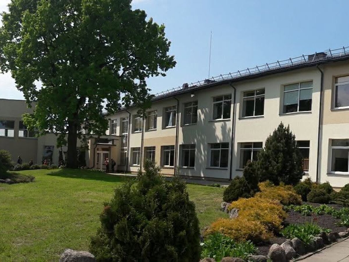 Savivaldybė viešo aukciono būdu parduoda mokyklos pastatas su kitu turtu ir žemės sklypu